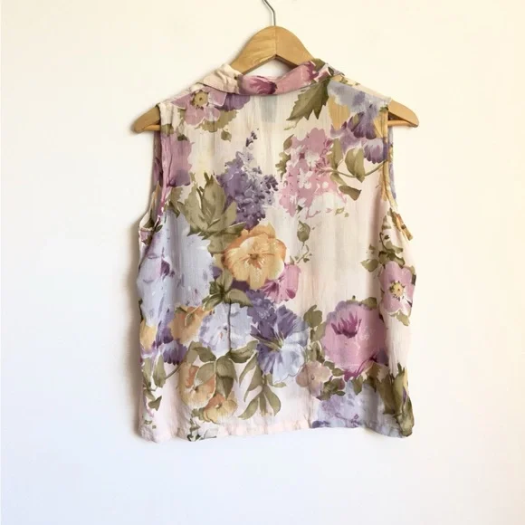 pale pink flowery button down collared sleeveless blouse - Picture 4 of 4